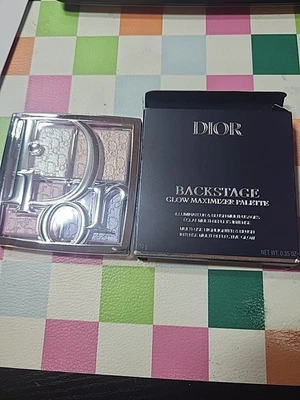 Dior BACKSTAGE Glow Maximixer Palette Multi Use Highlighter Blush 004 Rose Gold - Image 1 of 2