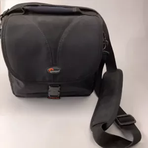 LowePro gepolsterte Kameratasche Rezo 170 AW mit Wetterschutzhülle - Bild 1 von 11