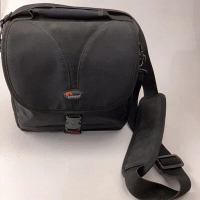 Мягкий чехол для камеры LowePro Rezo 170 AW с погодным чехлом - Изображение 1 из 4