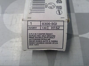 Leviton 8300-SGI Hospital Grade Tamper Resistant Duplex Recep **Free Shipping** - Picture 1 of 4