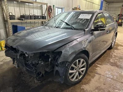 Bomba de combustível usada serve: 2013 Volkswagen Jetta conjunto de bomba Sdn no modelo de tanque VIN J - Imagem 1 de 4