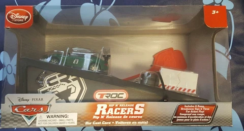 Disney Cars Rip N Release Racers Play Set Nigel Gearsley and Raoul CaRoule Cover