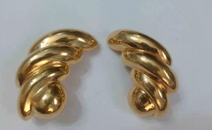 Vintage Chunky Gold Tone Climber Wings Clip On Earrings - Picture 1 of 4