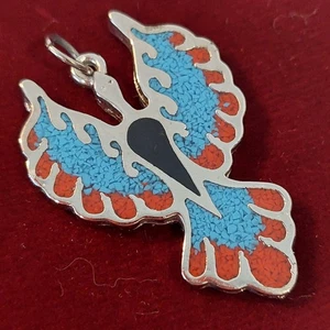 Colgante vintage Southwestern Thunderbird incrustación de astillas estilo coral turquesa 1,5" - Imagen 1 de 5
