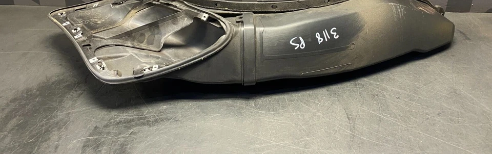 Porsche 911 Turbo 997 2007 OEM pasajero derecho intercooler cuarto panel conducto usado Foto 1 de 4