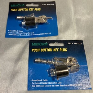 Enchufe de llave con botón pulsador convierte puerta de tormenta pestillo estándar a cerradura de llave lote de 2 - Imagen 1 de 12