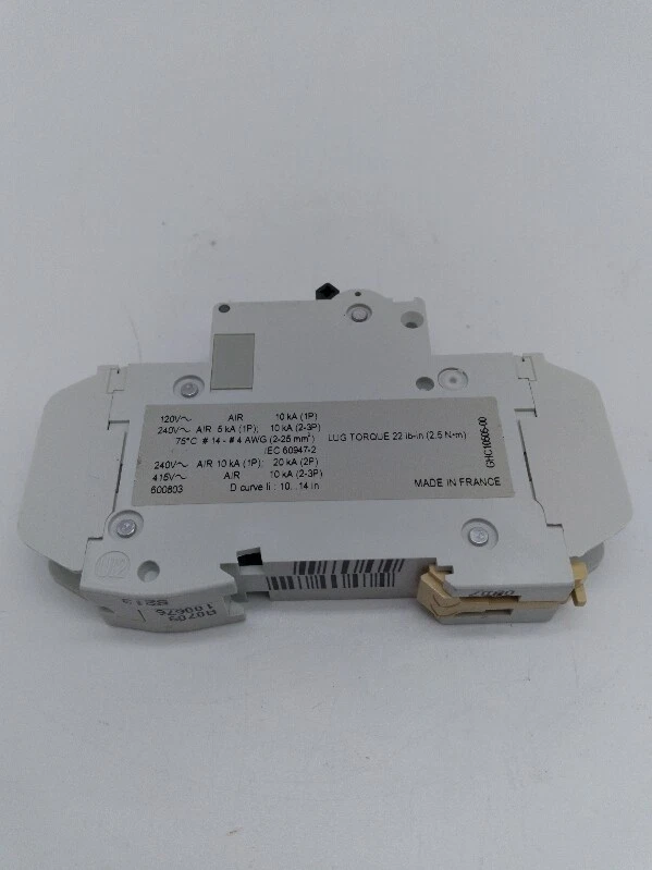  Merlin Gerin GHC10505-00 (D15A) Multi9 C60 Circuit Breaker 240V 15Amp 1-Pole  - Image 1 of 3