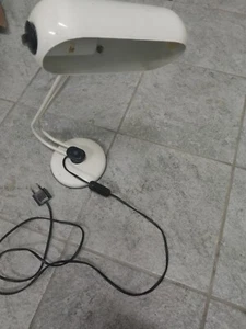 INTROVABILE LAMPADA VINTAGE PER COLLEZIONISTI - Foto 1 di 11