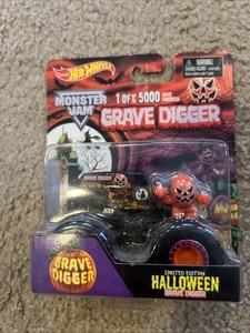 2013 Hot Wheels Lim. Edition Halloween Monster Jam Grave Digger Autographed See - Picture 1 of 10
