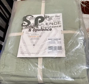 New Simple & Opulence Sage Gree Duvet Cover & Shams Set Queen Size - Picture 1 of 1