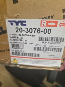 Faro TYC 20-3077-00 94-98 Ford Mustang luz izquierda y derecha  - Imagen 1 de 4