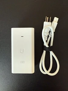 Ubiquiti UniFi PoE Injector 54V 80W - With Power Cord & Wall Mount - Photo 1/4