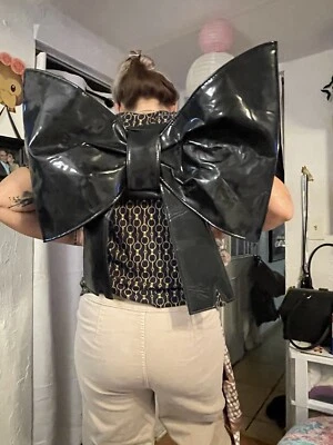 Коллекционный редкий винтажный большой патент бант рюкзак сумка только один на eBay! - Изображение 1 из 4