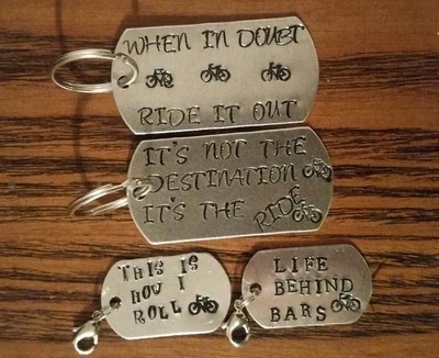 Ручной штамп металлический брелок велосипед подарок ID ярлык подвеска смешной вы выбираете 1  - Изображение 1 из 2