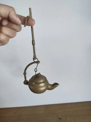 Ancienne Petite Lampe à Huile en Laiton à Suspendre - Collection - Vintage  - Photo 1/4