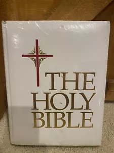Large Vintage Holy Bible Catholic Family Edition White Gold Hardcover Sealed - Foto 1 di 6