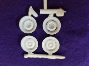 STOCK STEEL WHEELS from 1949 Mercury AMT 1:25 Model Kit 49 RIMS STEELIES - Picture 1 of 10