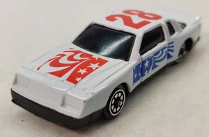 Coche de carreras DELES MINI 1992--#28-- 2,75" X 1" muy buen estado envío rápido - Imagen 1 de 7