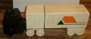 VINTAGE COLLECTIBLE AVON HIGHWAY KING DECANTER - Picture 1 of 2