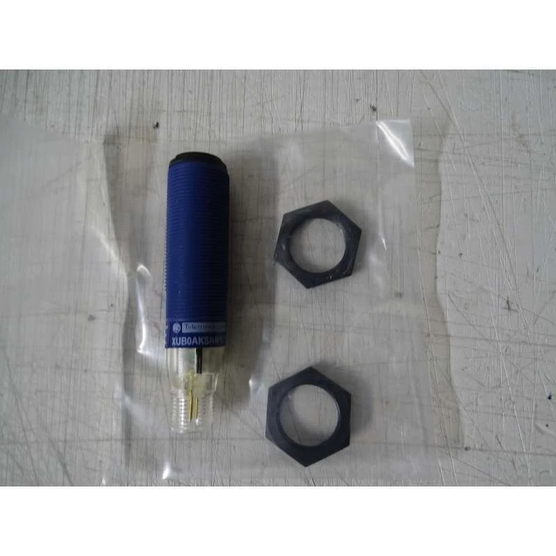 XUB0AKSNM12T Sensor Photoelectric - Sender - 12 24 Vcc - M12 - Image 1 of 4