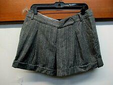 EUC Ted Baker Wool Pleated Front Cuffed Shorts Women's Sz 4,US 10 Gray Pinstripe
