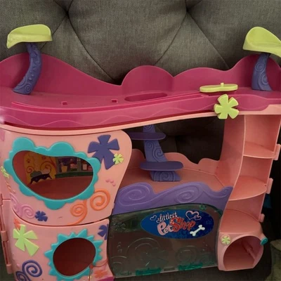 Littlest Pet Shop Acogedor Centro de Adopción de Cuidado Juego 2008 Hasbro Foto 1 de 4