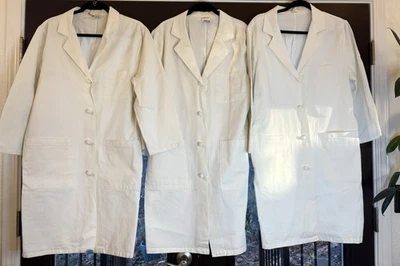Лот из 3 белых лабораторных пальто TAFFORD размер 8 4 передние кнопки 3 кармана кнопка задний галстук - Изображение 1 из 4