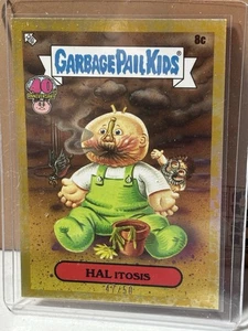 2025 Topps GPK Worst of GARBAGE PAIL KID 40th Anniv GOLD 47/50 HAL ITOSIS 8C - Bild 1 von 2