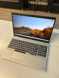 Dell Latitude 5511: 15,6" / i7-10850H / RAM 16 GB / SSD 512 GB / Win 11 - Foto 1 di 11