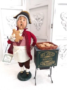 1996 Byers Choice Carolers~Cries of London Gingerbread Vendor with Cart - Picture 1 of 8
