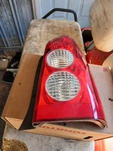 2005 Mazda Tribute Right Tail Light - Picture 1 of 2