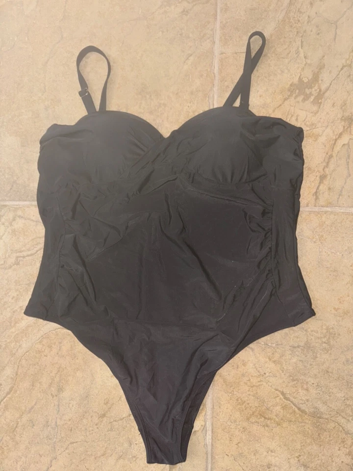 TRAJE DE BANHO FEMININO DE UMA PEÇA EQUIVOCADA TAMANHO 20 PLUS - Imagem 1 de 2