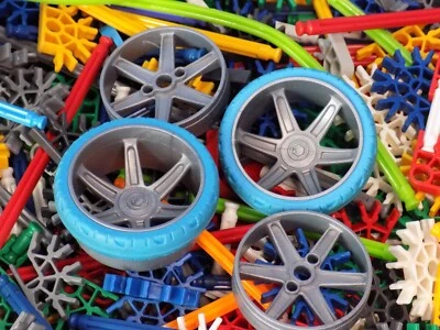 K'NEX 500 Piece Mixed Lot w/ Wheels Gears Rods Connectors - Image 1 of 4