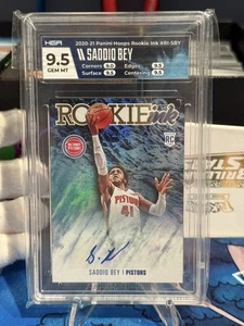 2020-21 Panini NBA HOOPS Rookie Ink Saddiq Bey #RI-SBY (AU, RC) CSG 9.5 Pokemon - Bild 1 von 2