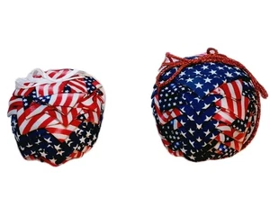 Set Vintage gesteppte Weihnachtskugel Ornamente USA Flagge Glocke Spitze rot weiß blau - Bild 1 von 9