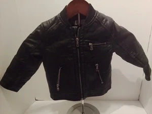Chaqueta de motociclista H&M para niños pequeños talla 2T imitación cuero - Imagen 1 de 5