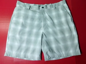 Chaps Golf 78 Shorts Men's Size 40 Gray & White Striped Plaid Casual - Picture 1 of 8