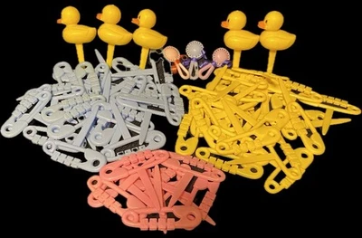 Lote mixto 62 alfileres de pañales, sonajeros y patos para pasteles/cupcakes de baby shower Foto 1 de 4