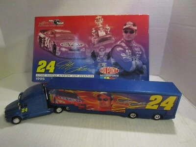 NASCAR Jeff Gordon #24 DuPont Souvenir RIG 2002 Hauler Edição Limitada 1de 7404 - Imagem 1 de 4