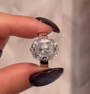 Anillo de moissanita blanca alargado corte cojín OEC 4,5 quilates, anillo de plata de ley 925 - Imagen 1 de 7