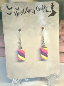 Pendientes torcidos de malvavisco divertido festival imitación caramelo dulces regalo Kawaii - Imagen 1 de 1