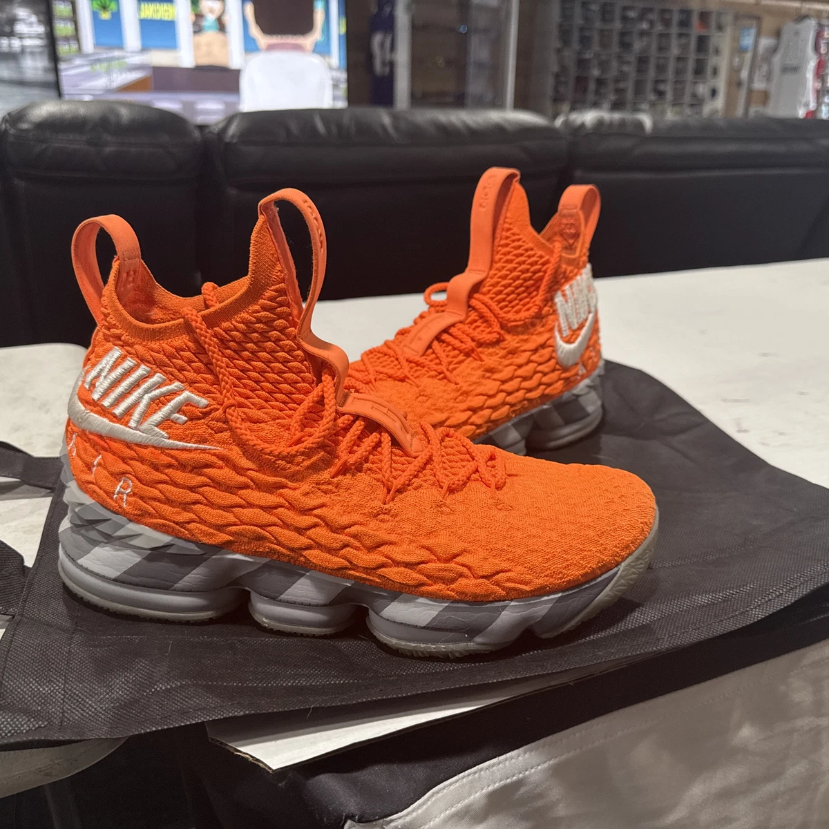 NIKE LeBron 15 オレンジ シューズ LeBron 15 'Orange Box' PE - Nike - AR5125 800 - orange/grey-white