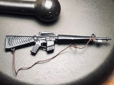 Boneco de ação vintage Planet of the Apes M-16 peça rifle - Imagem 1 de 4