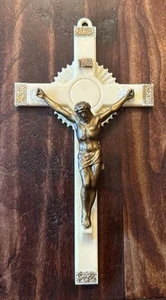 Vintage 1950 Holy Year Small Plastic Catholic Wall Crucifix 6”x3” - Picture 1 of 4