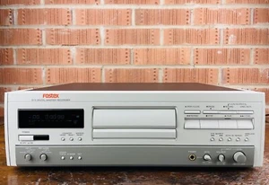 Fostex D-5 Digital Master Recorder DAT Audio Tape Deck Player Professional weiß - Bild 1 von 17