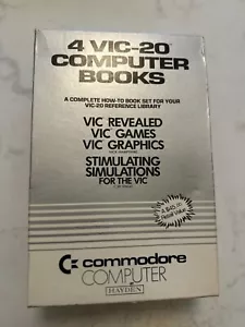 x4 VIC-20 Libros de Computadora Commodore Juego de Libros Informática De Colección - Imagen 1 de 16