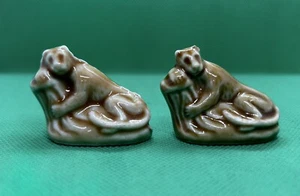 Wade Whimsie Figurine England Florida Panther On Log Red Rose Tea - Picture 1 of 2