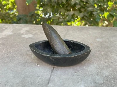 Vecchio Vintage Handmade Nero Pietra Medicine Macinaspezie Mini Malta & Pestello - Immagine 1 di 4