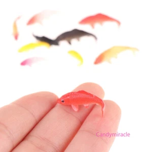 8 Stück Kunststoff Maßstab 1:12 Puppenhaus Miniatur Koi Karpfen Landschaft Fisch - Picture 1 of 9