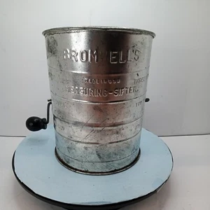 Tamiz de harina medidor Bromwell’s manivela de 3 tazas mango de madera negro vintage PATINA - Imagen 1 de 12